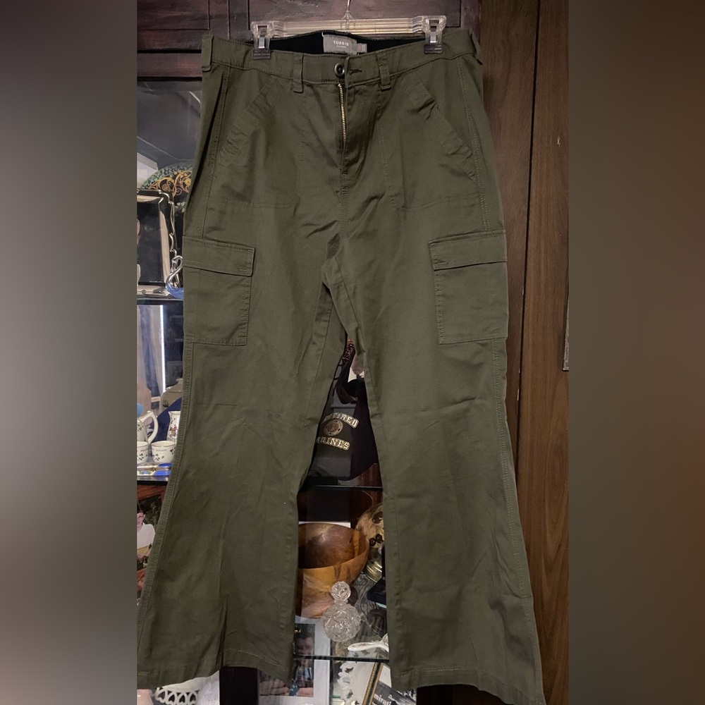 Army green Torrid slacks size 12